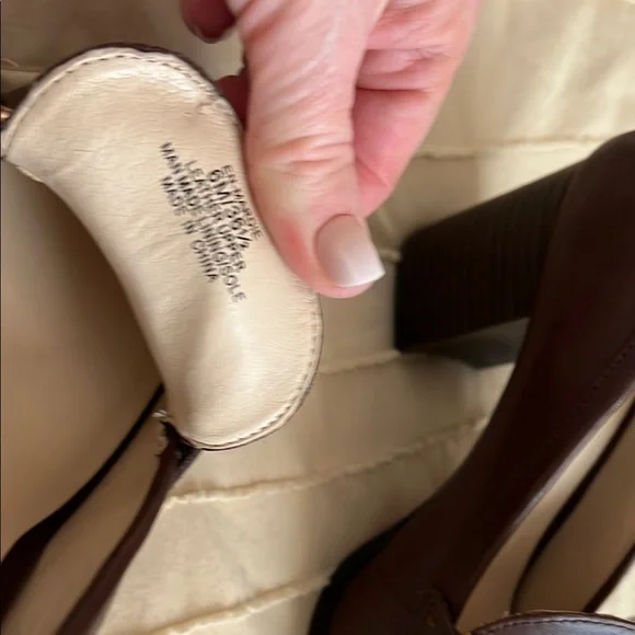 Elegant Brown Loafers for Women - Picture 8 of 8